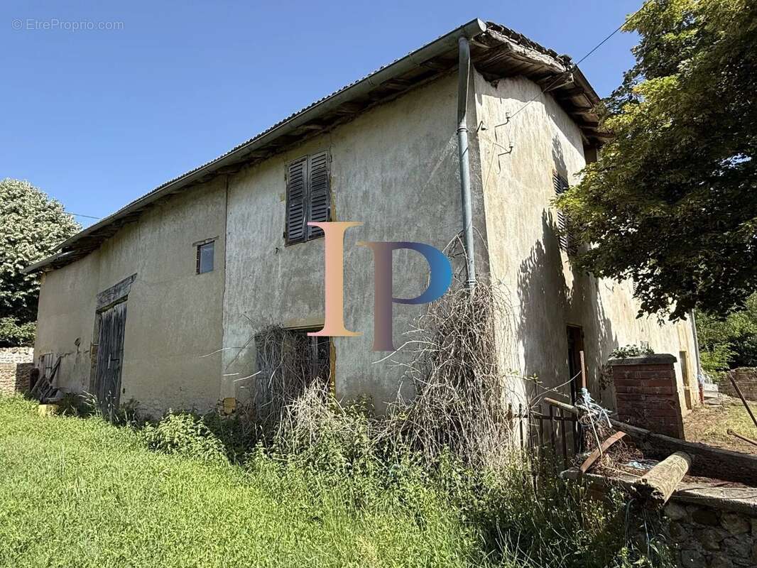 Ancien cuvage avec son habitation a renover - photo 2