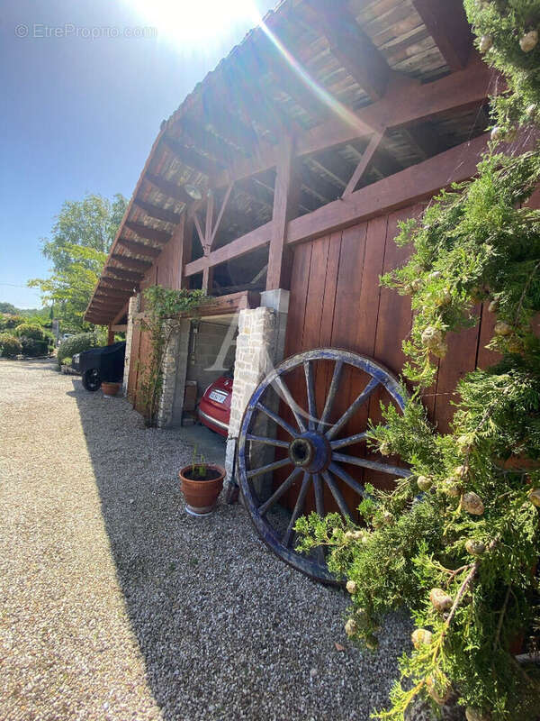 Ensemble immobilier - photo 6