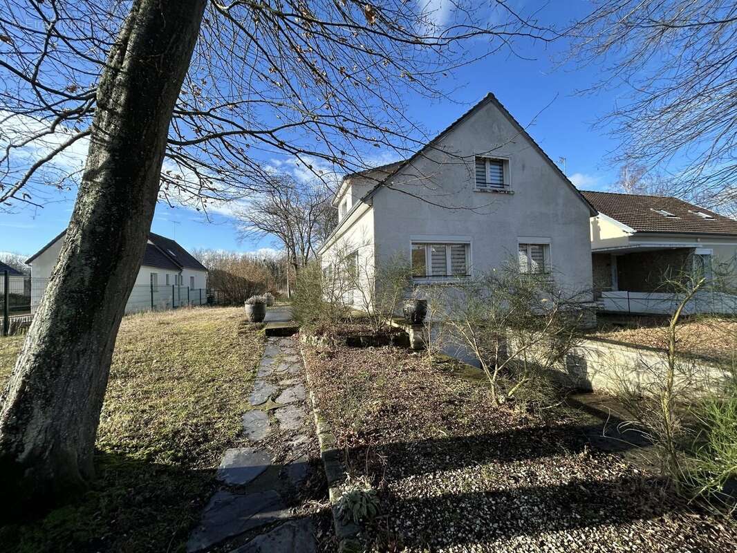 Maison à CHOISY-AU-BAC