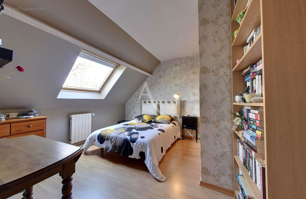 Maison à OZOIR-LA-FERRIERE