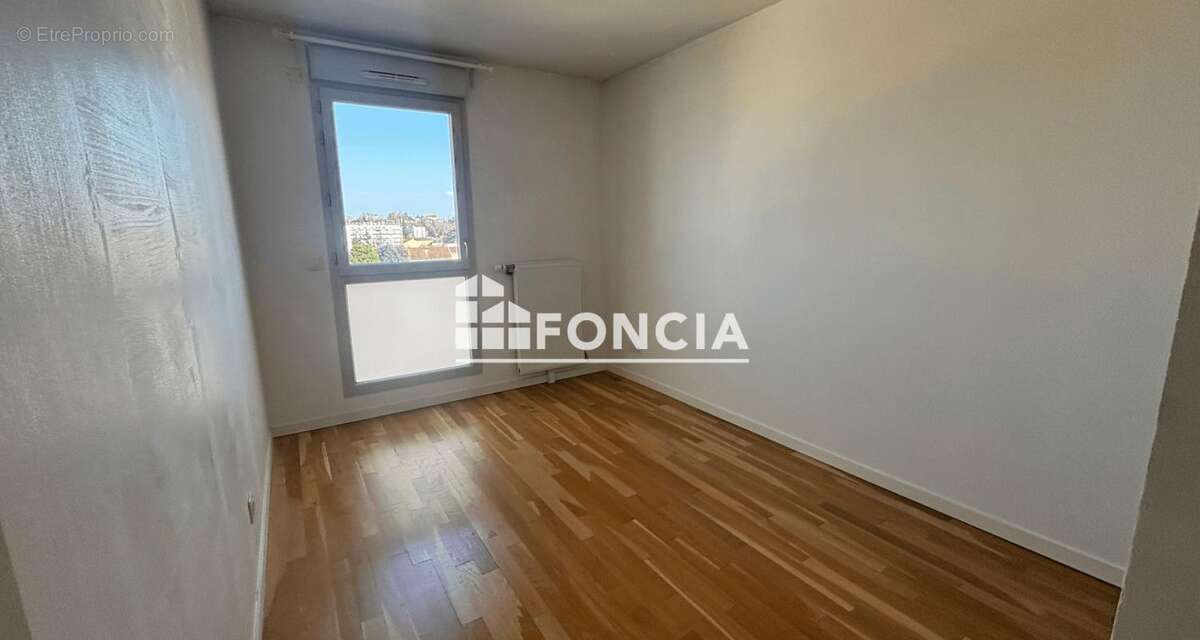 Appartement à DECINES-CHARPIEU