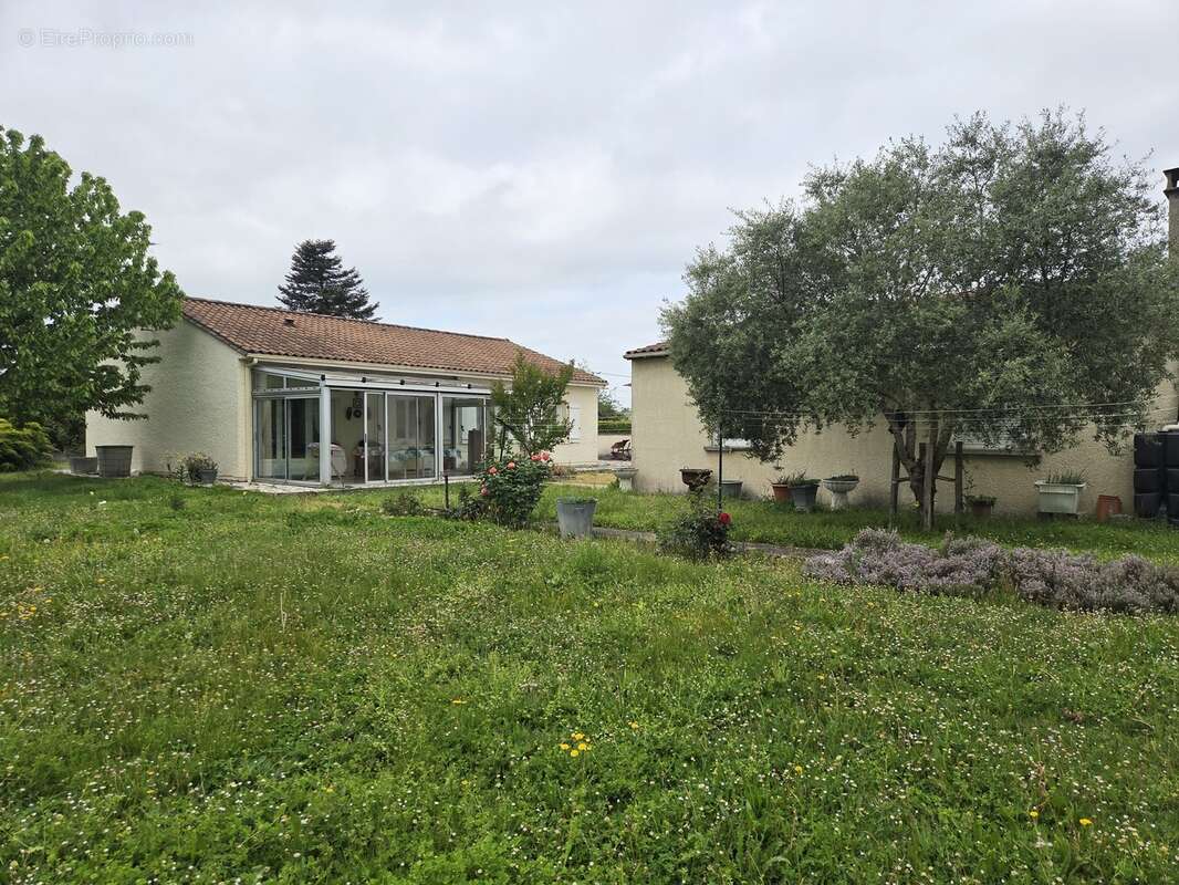 Maison à CHATEAUNEUF-SUR-CHARENTE