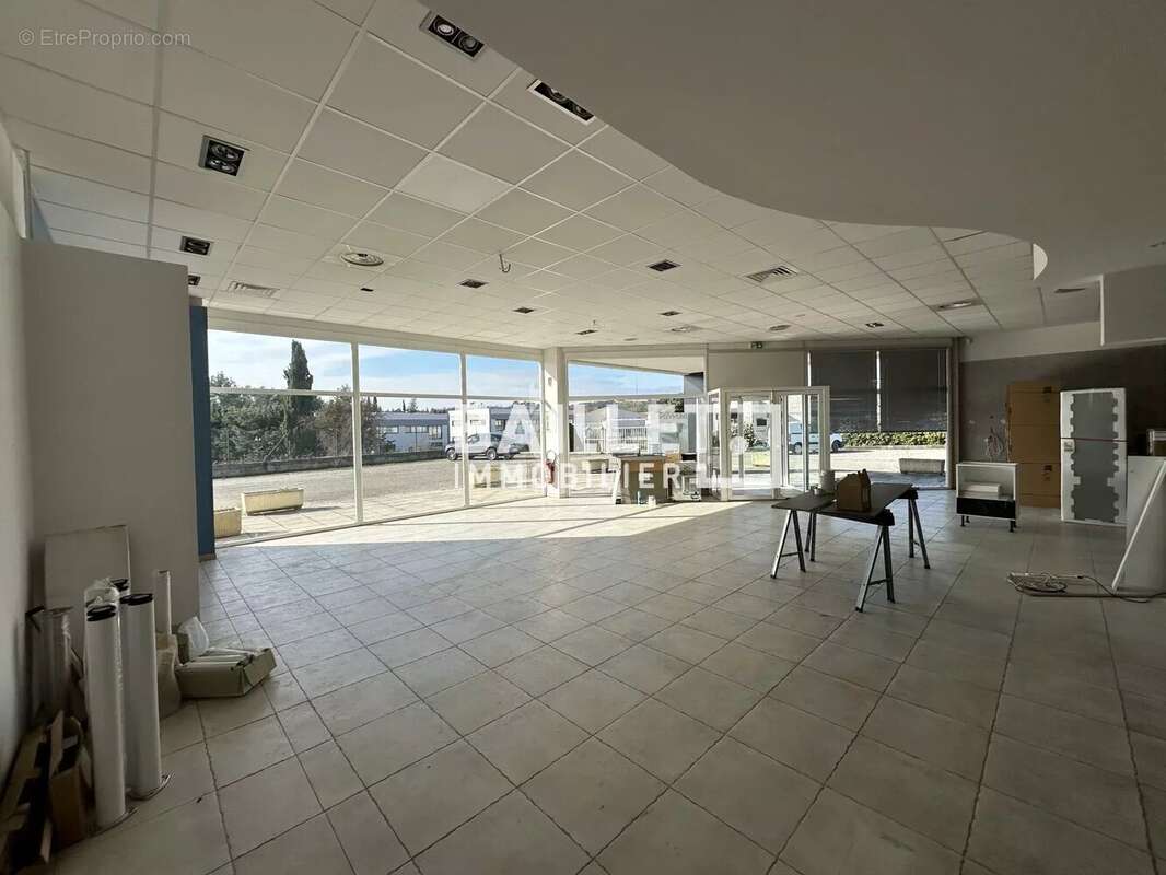 Commerce à TOURRETTES