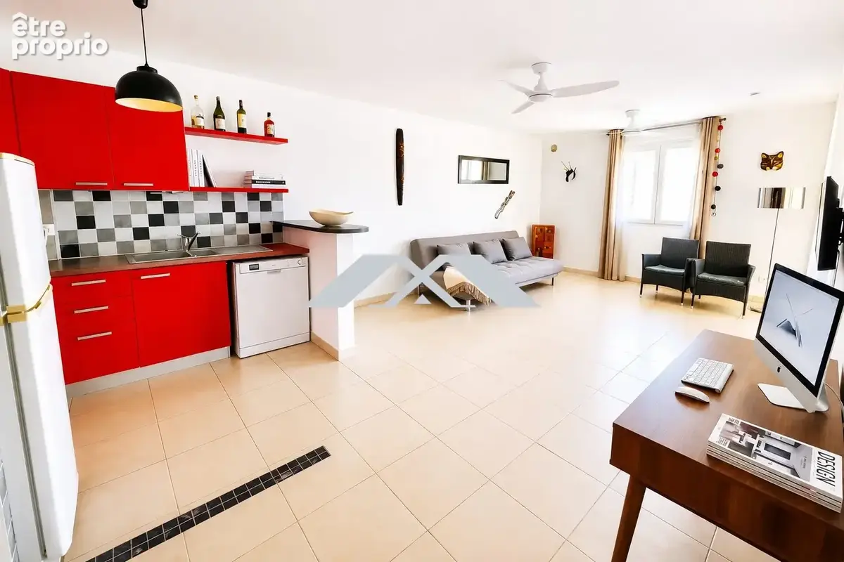 Cuisine/ Salon - Appartement à SAINT-PIERRE