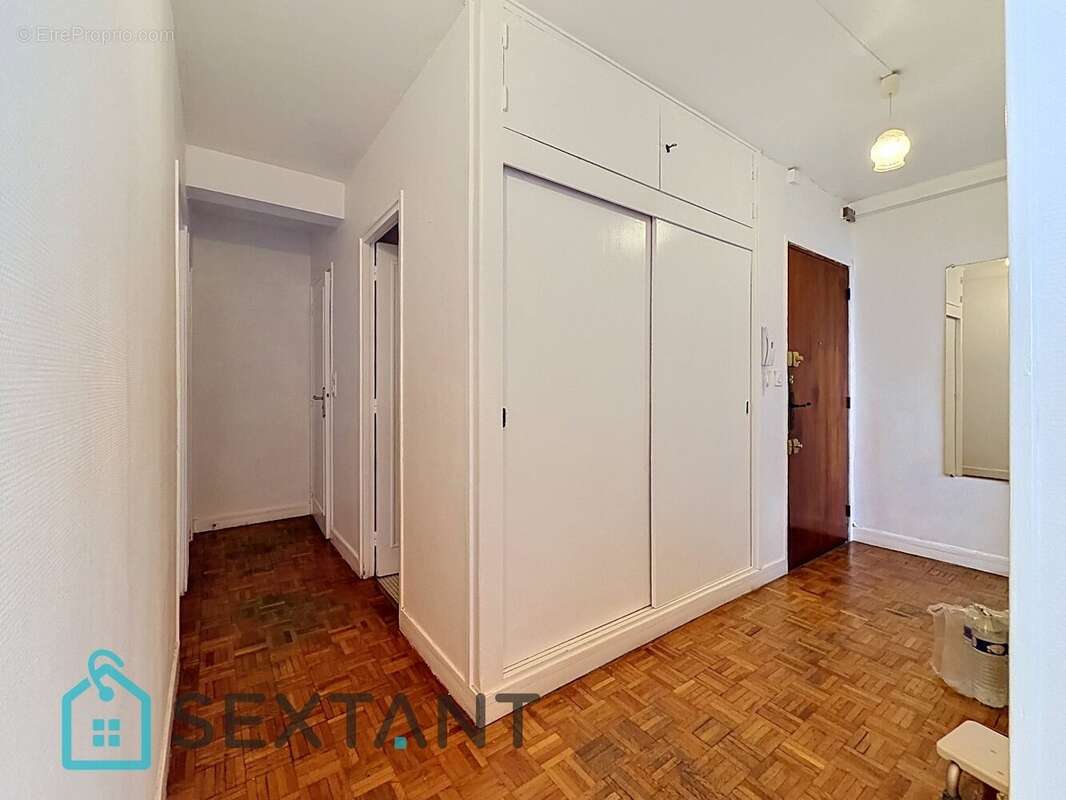 Appartement à SAINT-ETIENNE-DU-ROUVRAY