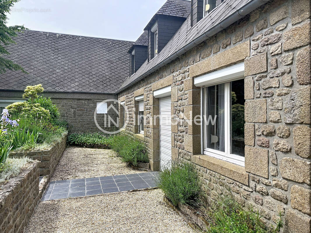 Rare a la vente, maison 230 m2  avec 5 chambres sur un beau terrain de 1700 m2 avec sa vue exceptionnelle - photo 28