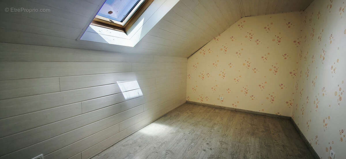 Maison familiale de 176 m2 avec appartement indépendant   6 chambres   Terrain clos de 900 m2 - photo 14