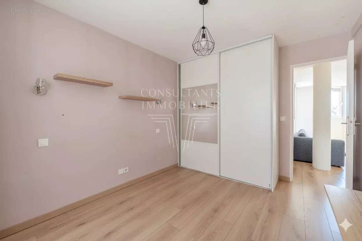 Appartement à LEVALLOIS-PERRET
