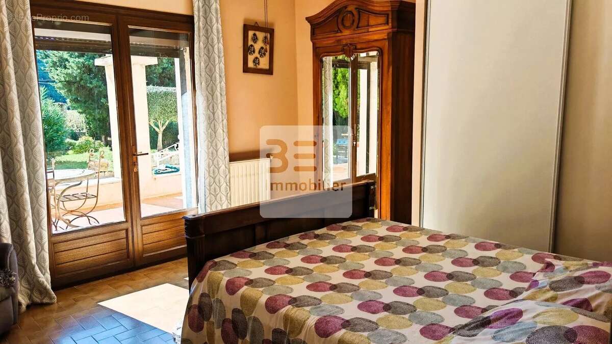 Maison à CAMARET-SUR-AIGUES