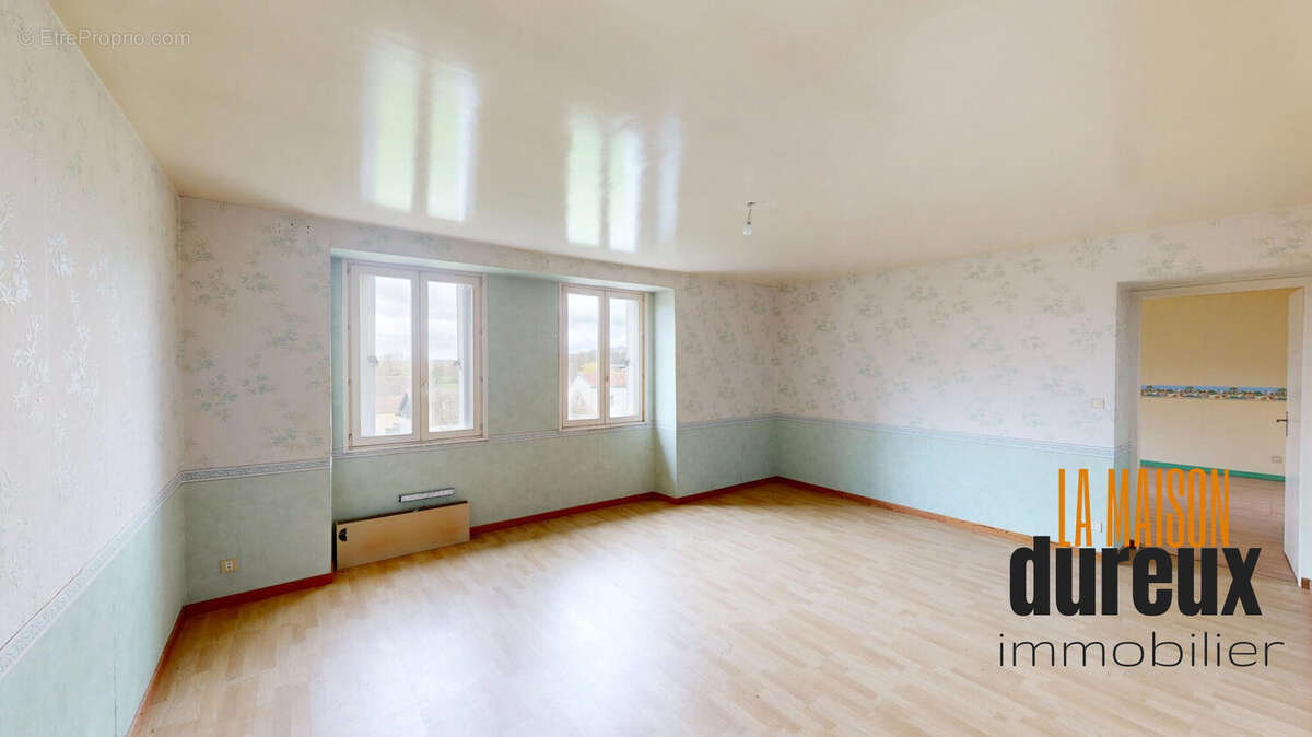 Appartement à VALAY