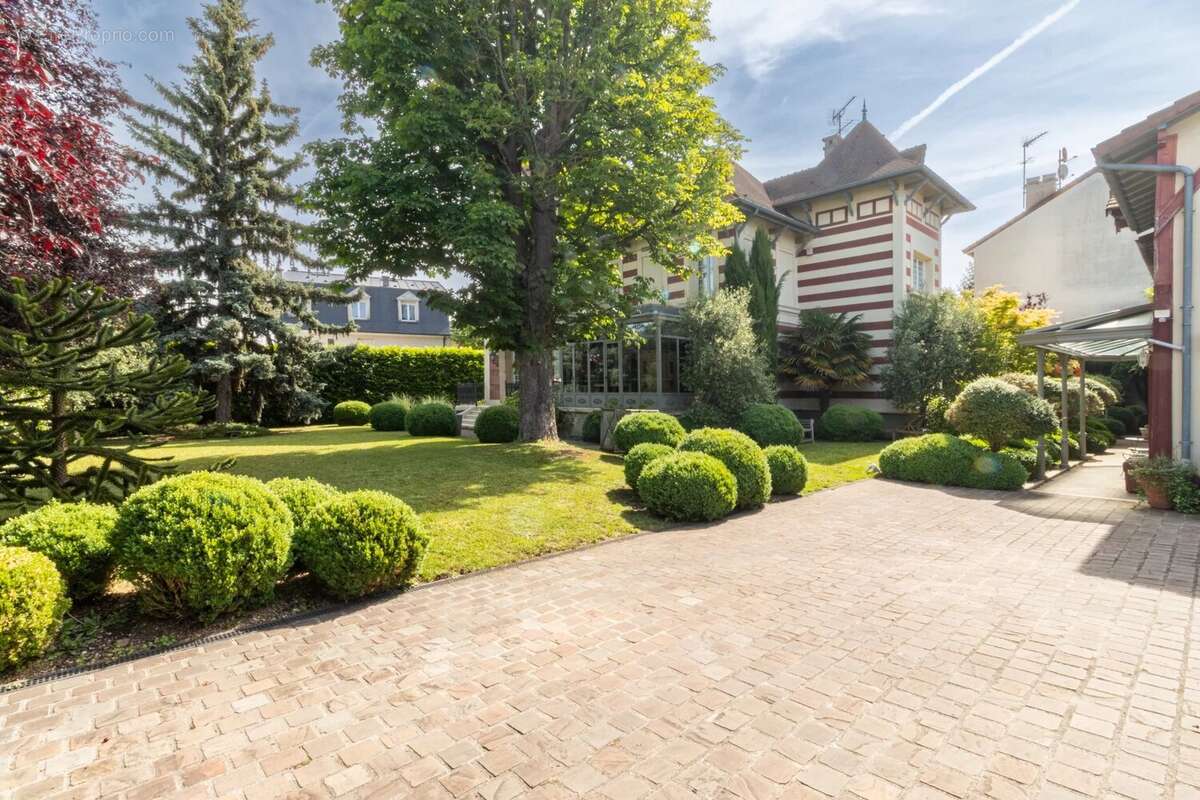 Maison à LIVRY-GARGAN