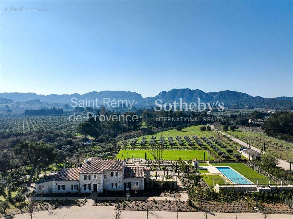 Mas en pierre rénové avec superbe vue sur les Alpilles, tennis et piscine - photo 6