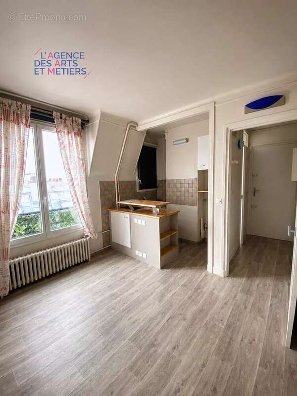 Appartement à PARIS-3E