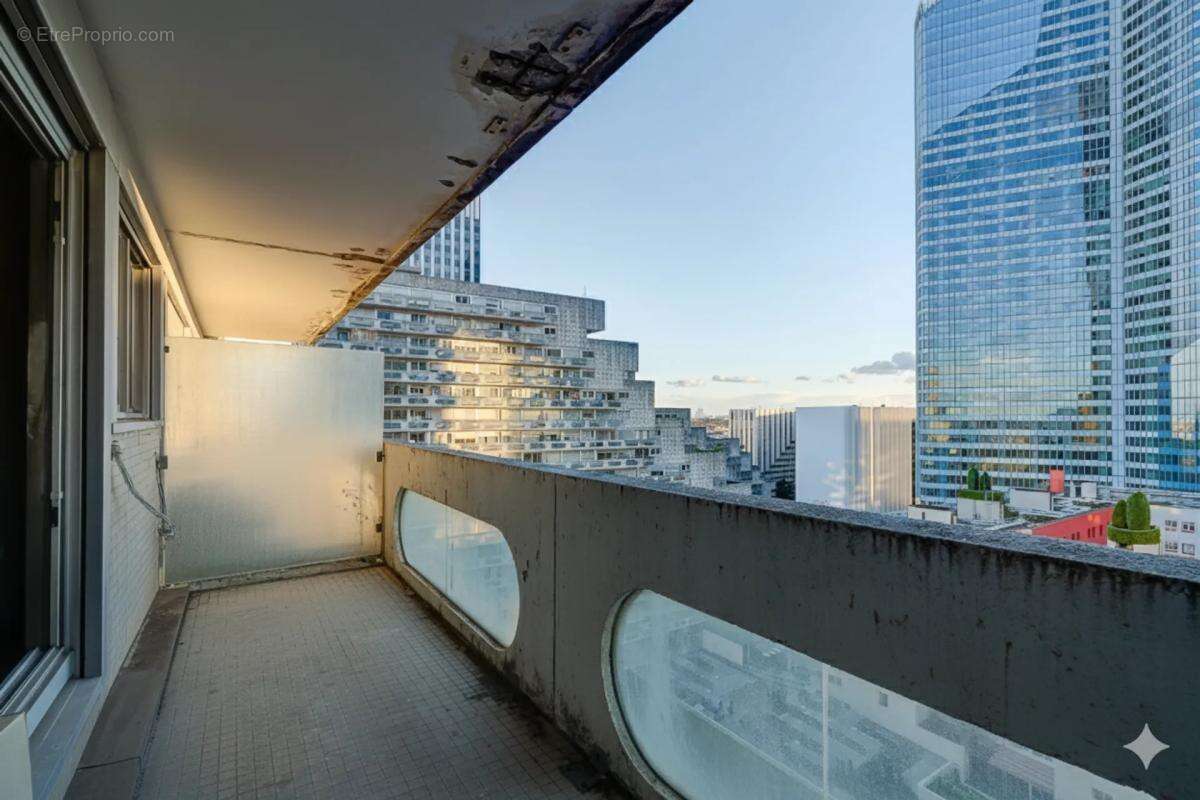Appartement à COURBEVOIE