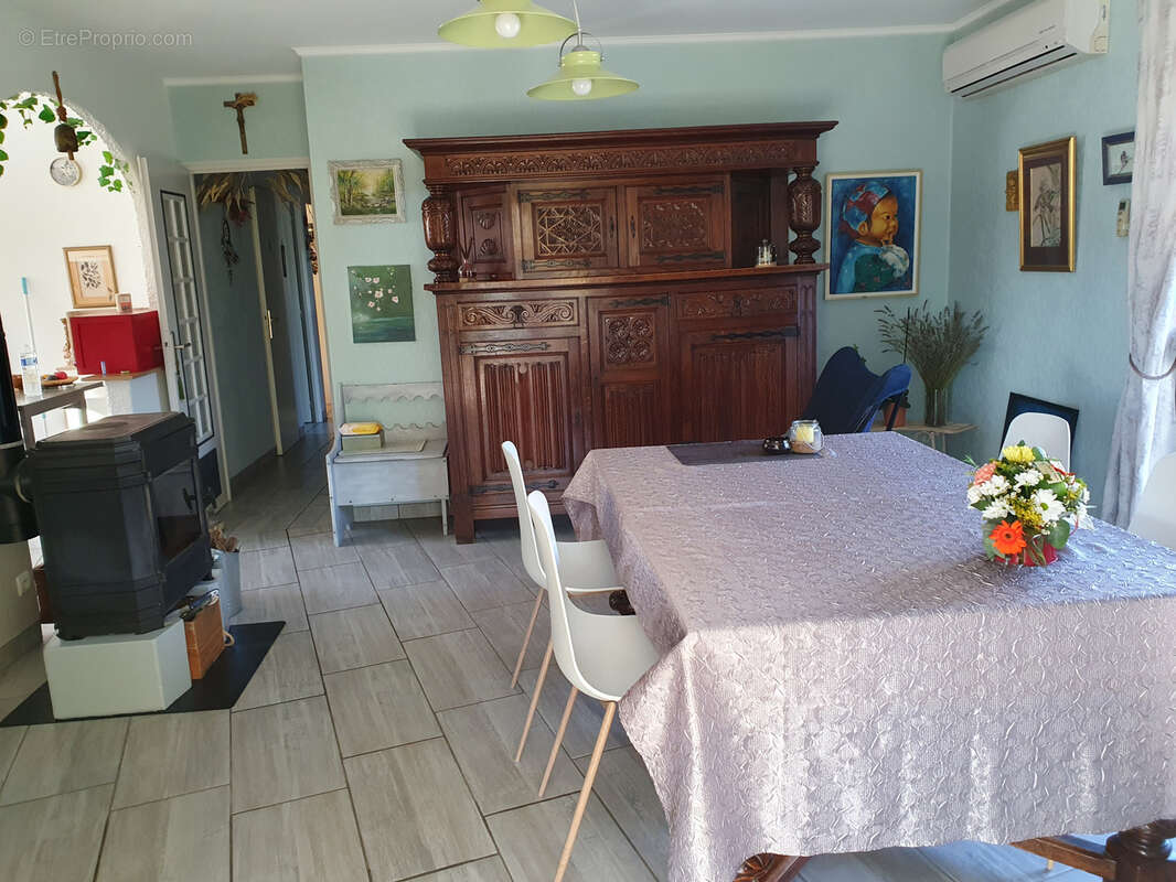 Maison à SAINT-GEORGES-DES-COTEAUX