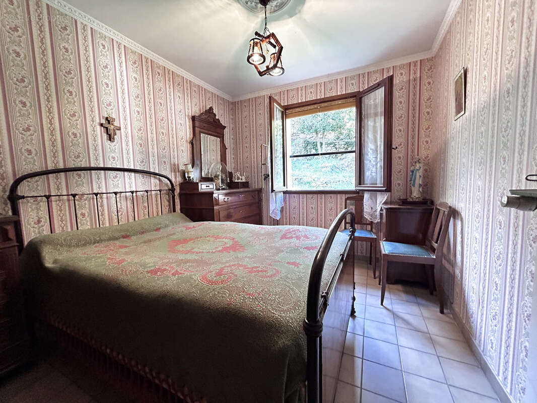 Maison à BEZ-ET-ESPARON