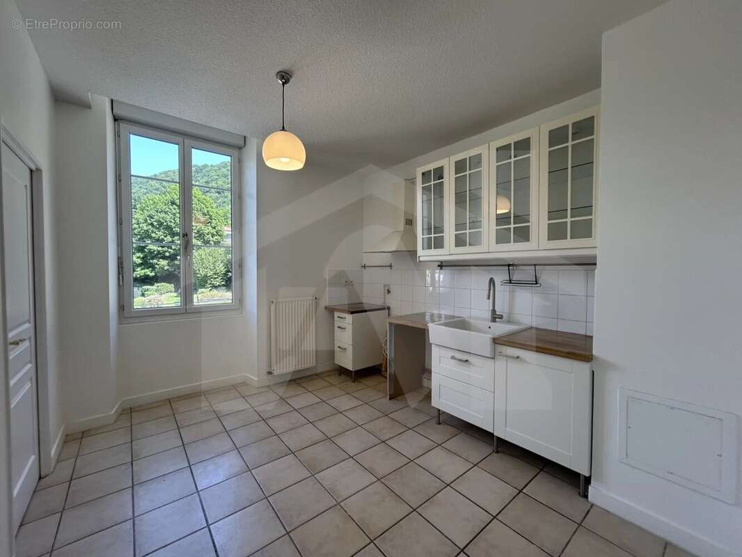 Appartement à POISAT