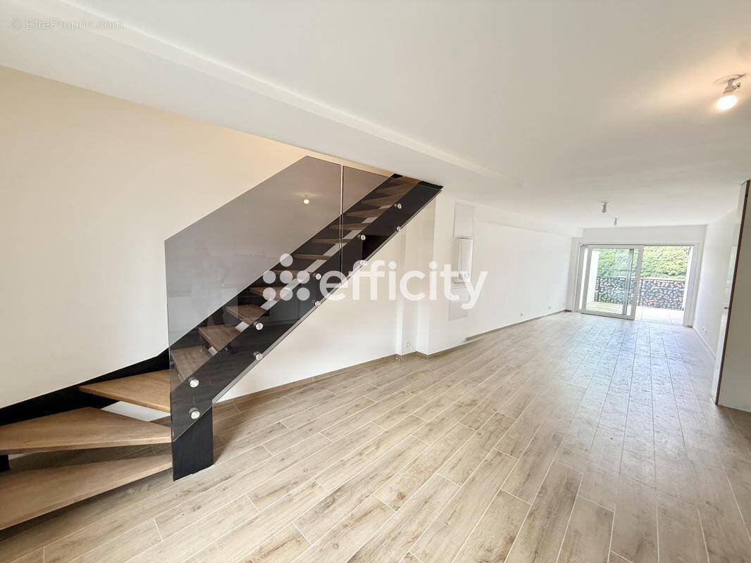 Appartement à AUDUN-LE-TICHE