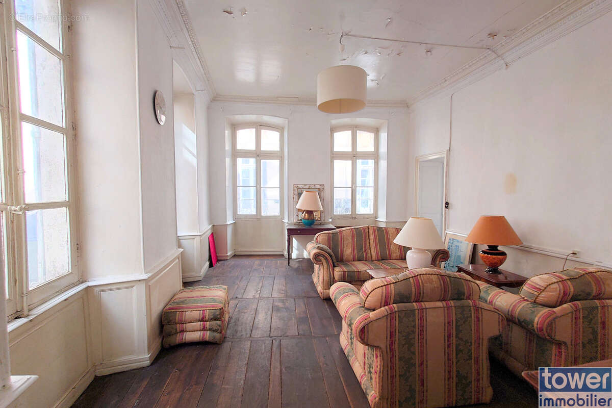 Maison à VILLEFRANCHE-DE-ROUERGUE