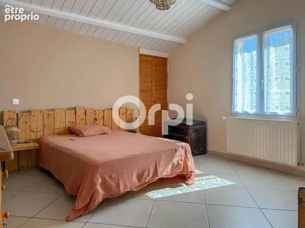 Maison charentaise en excellent état avec 60 m² de garage - photo 10