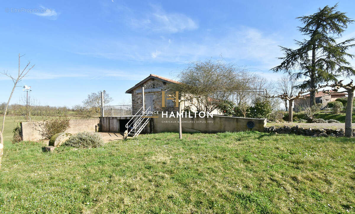 Maison de bourg en pierre avec piscine - habitable de suite - photo 2