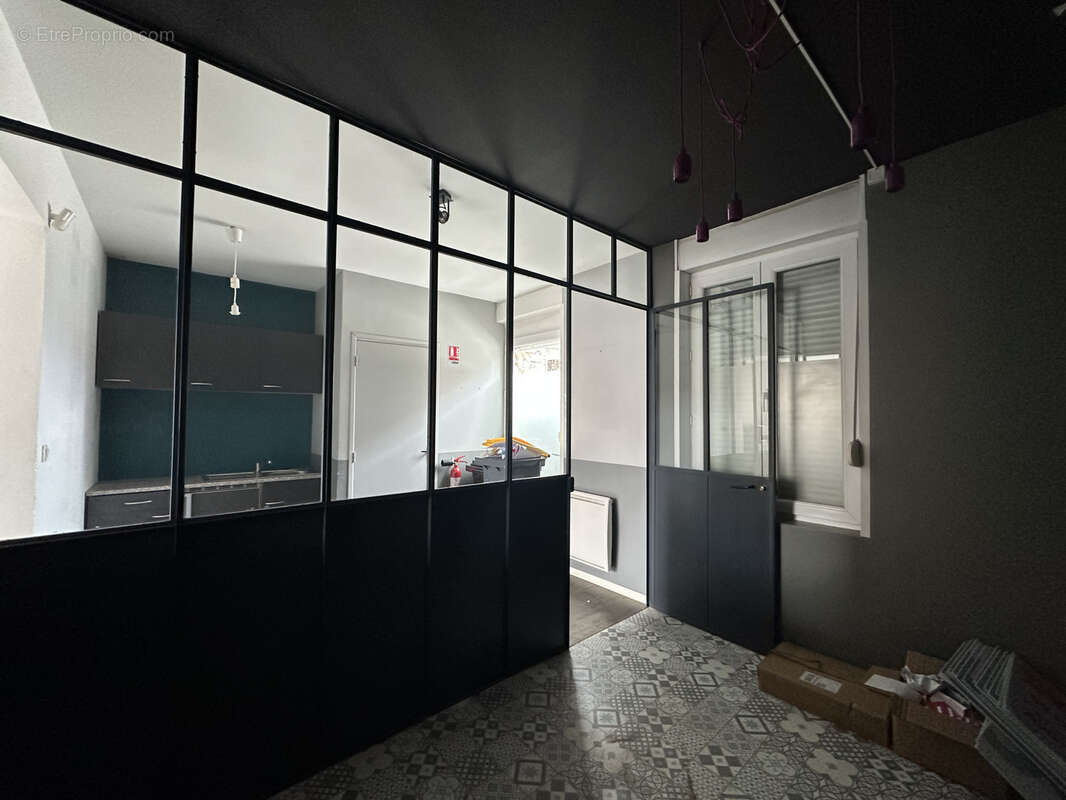 Local commercial 42m2 à Onnaing 59264 - photo 8