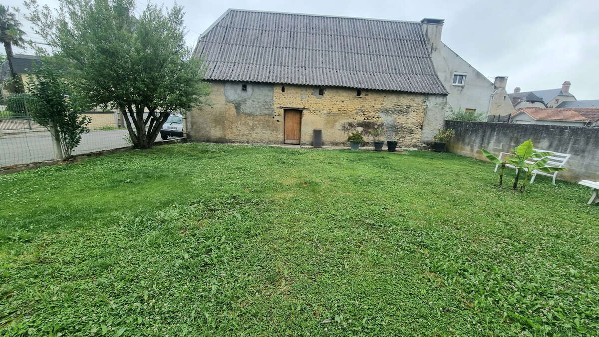 maison de village et sa grange - photo 2