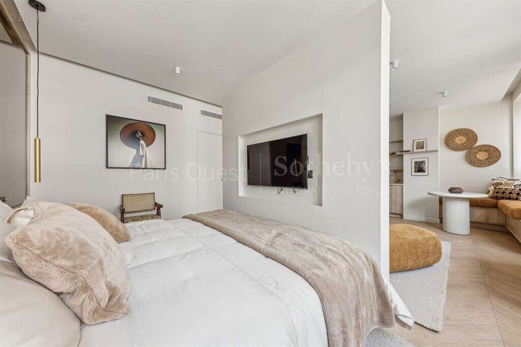 Appartement à PARIS-8E