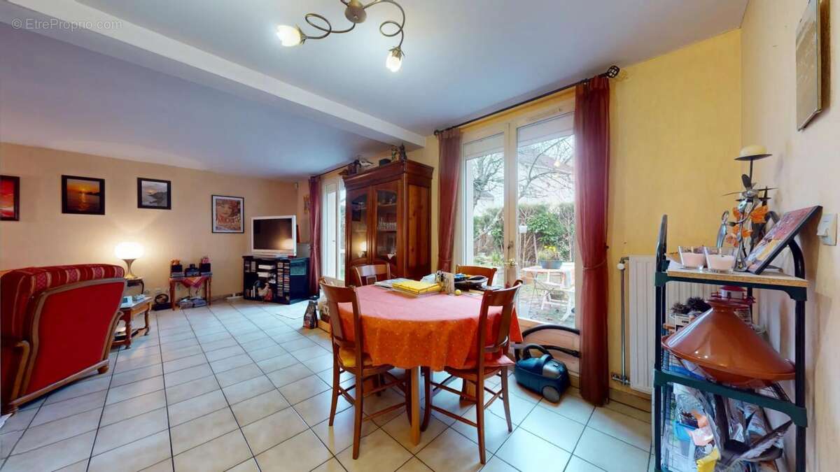 Maison à MONTIGNY-LE-BRETONNEUX