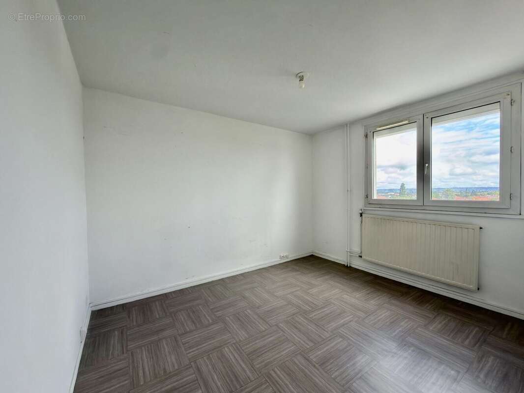 Appartement à MEYZIEU