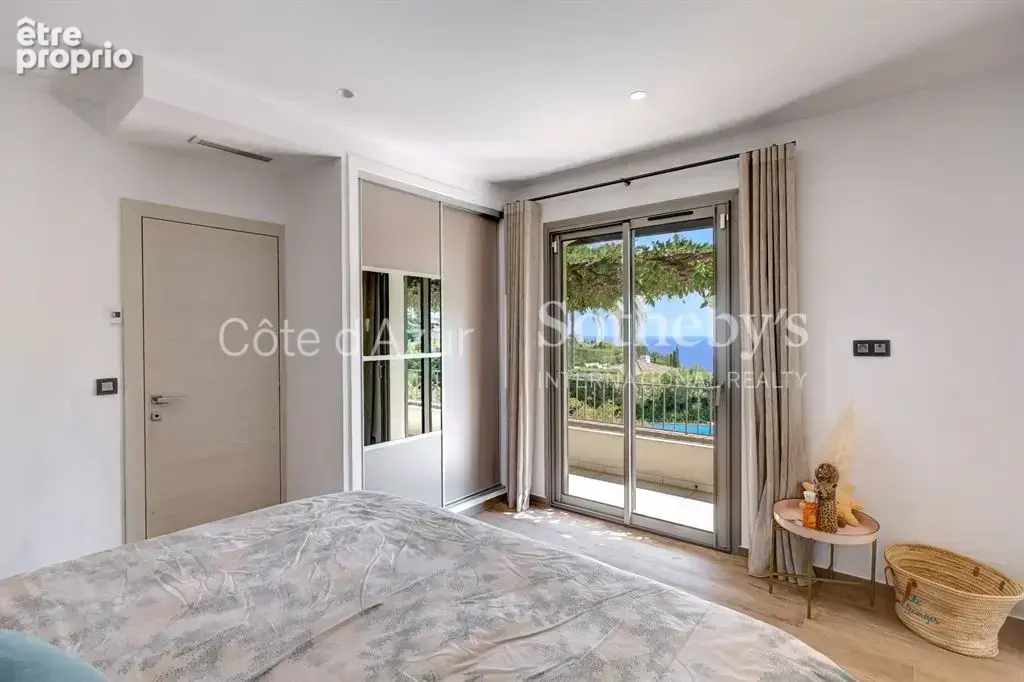 Super Cannes, villa provençale rénovée avec piscine et vue panoramique sur la Méditerranée - photo 18