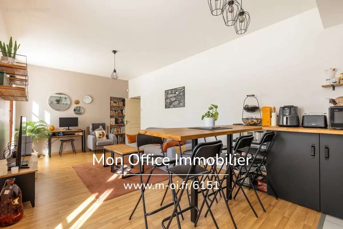 Appartement à MARSEILLE-2E