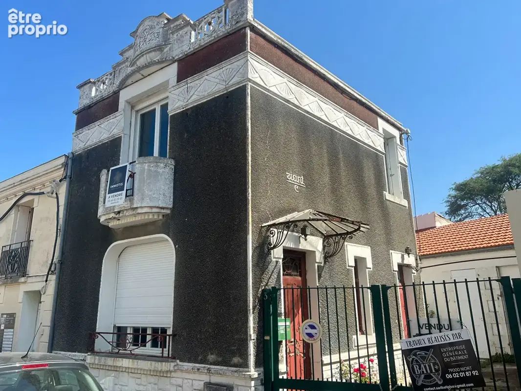 Maison fouras- a vendre en hyper-centre - photo 1