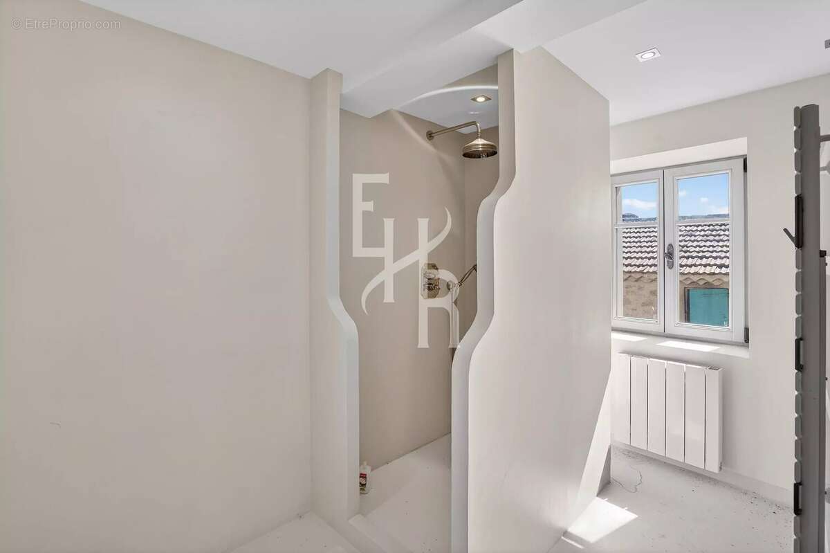 Appartement à MOUGINS