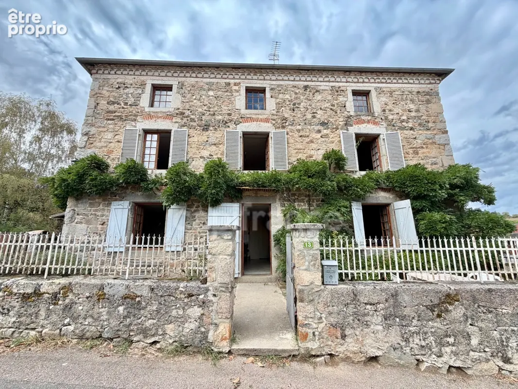 Maison en pierre de 150 m2, 4 chambres, terrain de 2 000 m2 + 9 383 m2 en fermage, combles aménageables de 75 m2, puits, garage  - photo 17