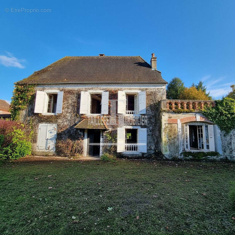 Maison à CHERVEIX-CUBAS