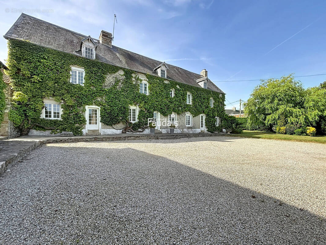 Maison à DOVILLE