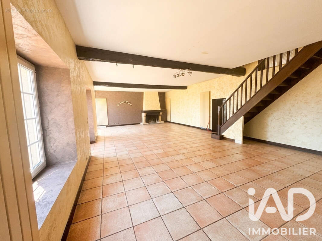 Maison 224 m² à La Grande-Paroisse  - photo 5
