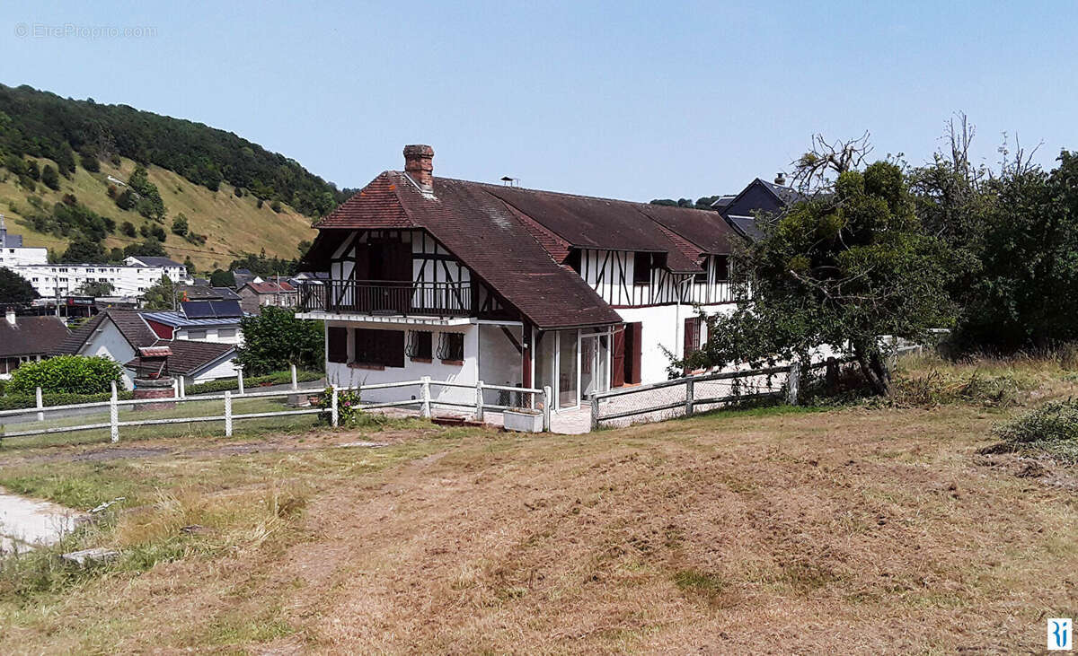 Maison à SAINT-LEGER-DU-BOURG-DENIS