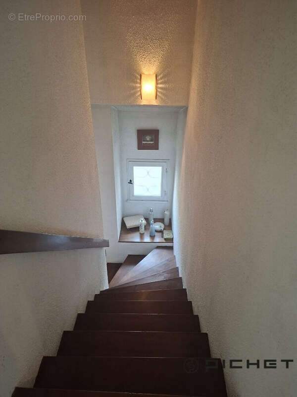 Maison familiale d'exception -160 m² -5 chambres -Proche Centre-Ville Carbon Blanc 6 pièce(s) 160 m2 - photo 16