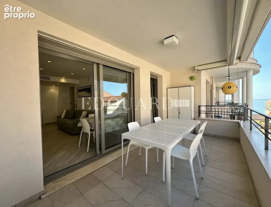 Trois pièces en superbe état avec grande terrasse et possibilité double garage, en plein centre de Menton - photo 3