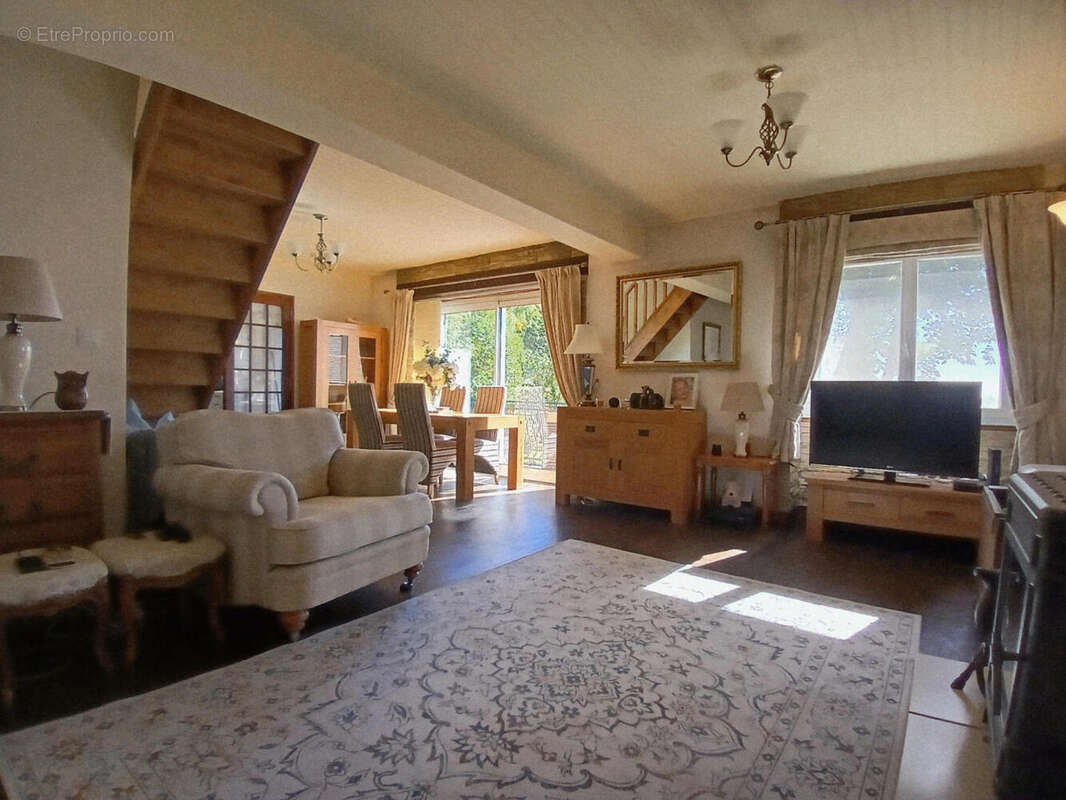 20251007_143659 - Maison à SAINT-PRIEST-LES-FOUGERES