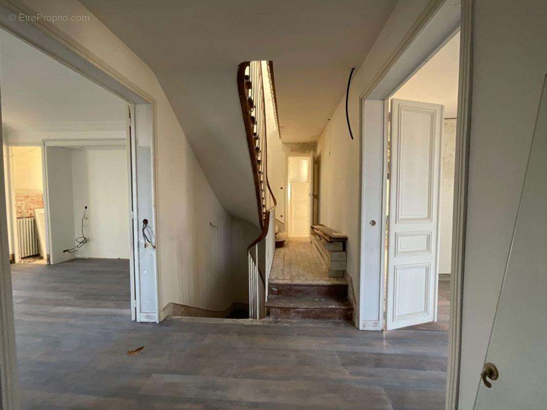 Maison à LA CELLE-SAINT-CLOUD