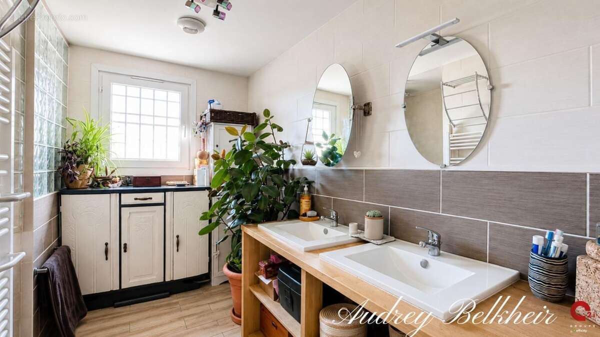 Maison 98 m² à Aigremont  - photo 8