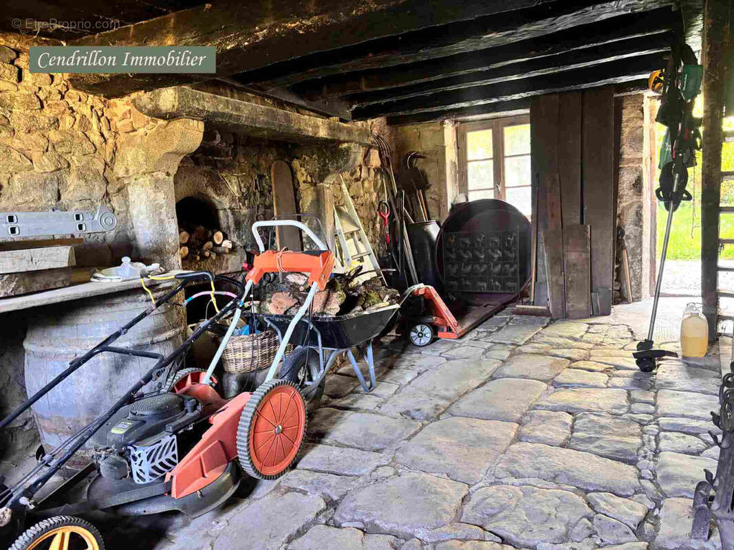 Maison en pierres 120m2, dépendances, grange et terrains, typique du bien Creusois idéal, situé dans le Parc N - photo 25
