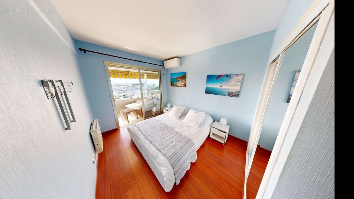 Appartement à VILLENEUVE-LOUBET
