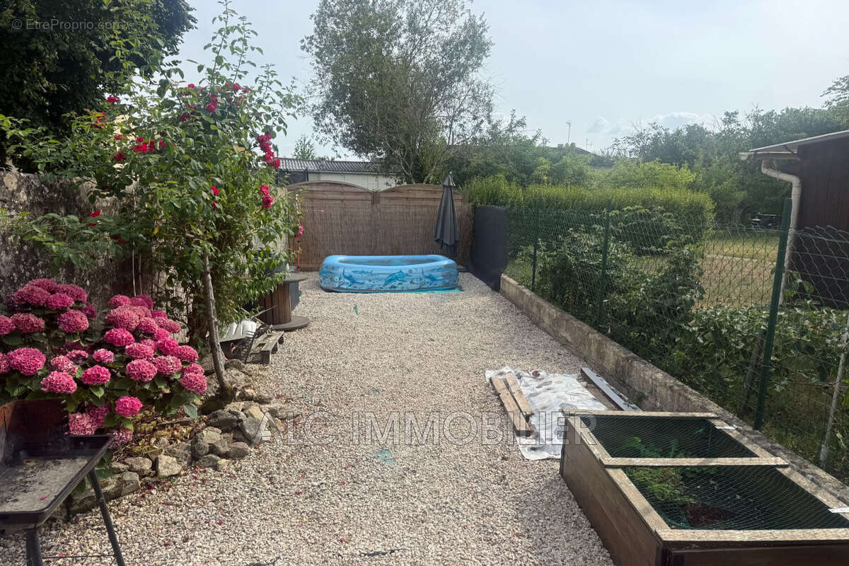 Maison 64 m² à Saint-Germain-Du-Corbeis  - photo 8