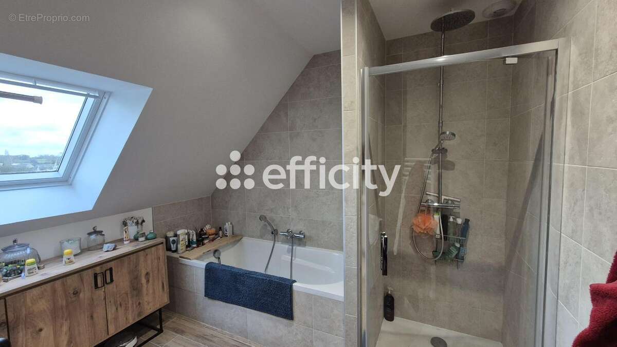 Maison 100 m² à Maisons  - photo 6