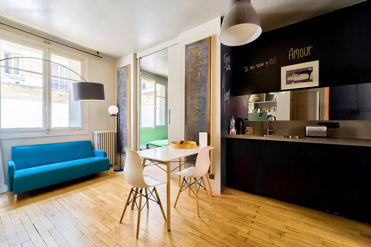 Appartement à PARIS-16E