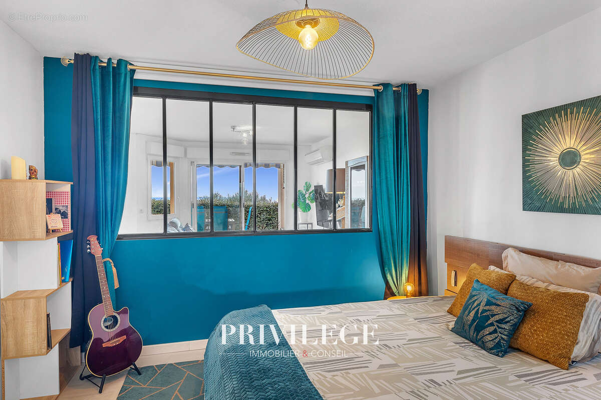 Appartement à SAINT-LAURENT-DU-VAR